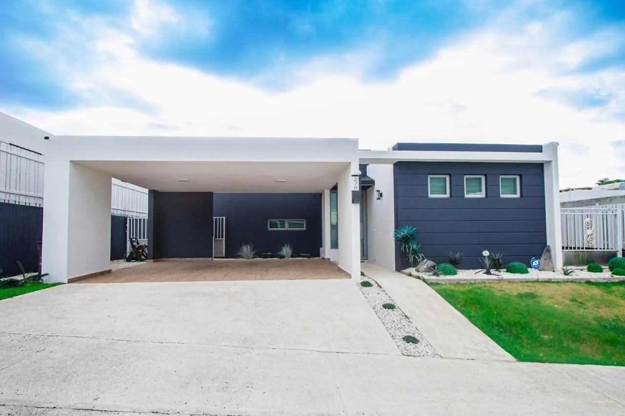 Ocean Blue Getaway House Appartamento Luquillo